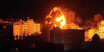 صیہونی فوج کی غزہ پر رات بھربمباری، متعدد عمارات تباہ