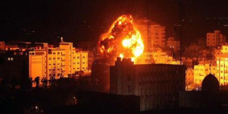 صیہونی فوج کی غزہ پر رات بھربمباری، متعدد عمارات تباہ