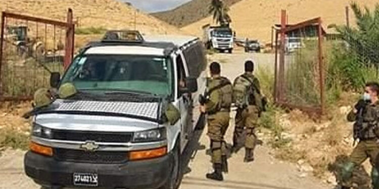 صیہونی فوج نے فلسطینیوں کے100 سے زائد کھجور کے درخت اکھاڑ دیے