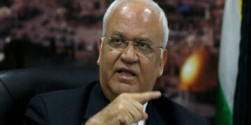 امریکی وزیر خارجہ عربوں کو احمق سمجھتےہیں، صائب عریقات