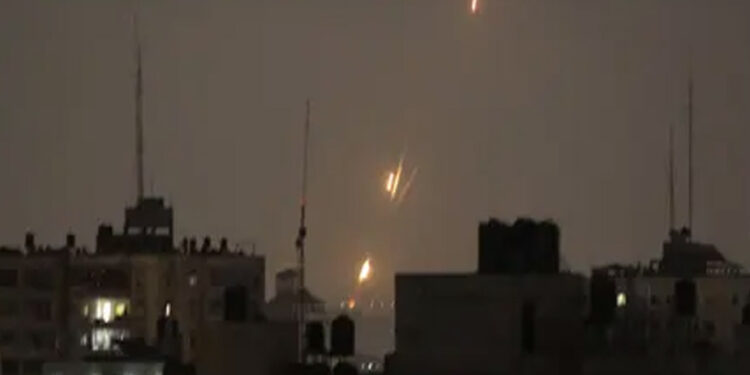 غزہ پر صہیونی فوج کے فضائی حملے آٹھویں روز بھی جاری