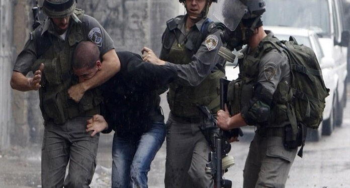 مسجد اقصیٰ میں نماز کی ادائیگی، صیہونی فوج نے فلسطینیوں کو نظر بند کردیا