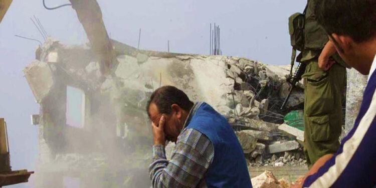 صہیونی حکام نےفلسطینی خاندان کو اپنا گھر مسمار کرنے پرمجبور کردیا