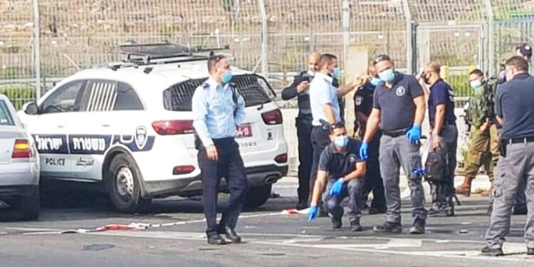 صیہونی فوج کی فلسطینی نوجوان پر اندھادھند فائرنگ