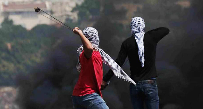 صیہونی فوج کی سے فائرنگ سے دو فلسطینی مظاہرین شہید، متعدد زخمی  