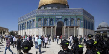 قابض فوج کی مسجد اقصی میں مقدس مقامات کی بےحرمتی جاری