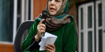 مقبوضہ کشمیر کے رہنماؤں کا اعلان بغاوت، بھارتی پرچم کو ماننے سے انکار