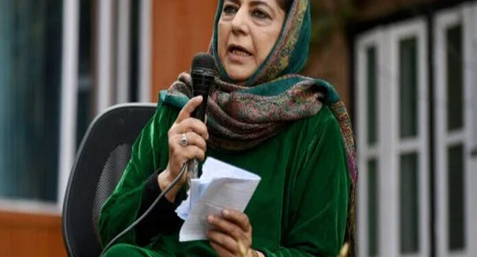 مقبوضہ کشمیر کے رہنماؤں کا اعلان بغاوت، بھارتی پرچم کو ماننے سے انکار