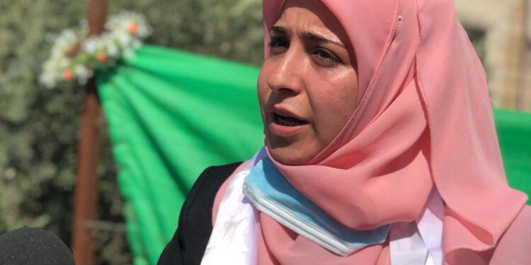 فلسطینی طالبہ بیان فرعون کئی گھنٹے صیہونی حراست میں رہنے کے بعد رہا