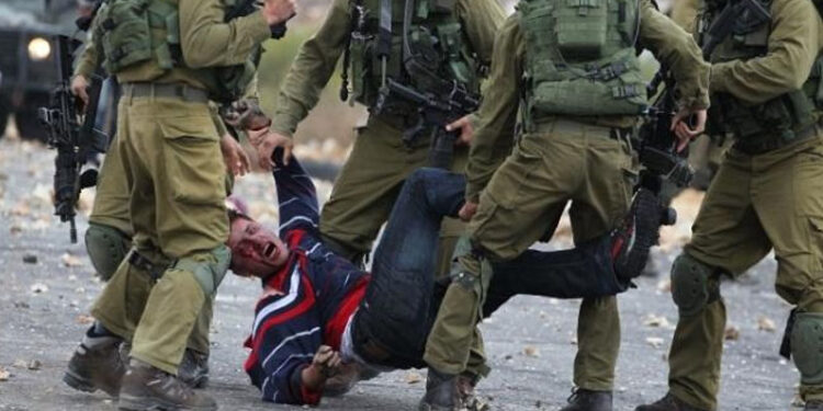 صیہونی فوج نے فلسطینی صحافی سمیت دس شہریوں کو اغواکرلیا