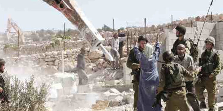 صیہونی فوج نے فلسطینیوں کے گھر اور تجارتی املاک مسمار کردی