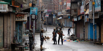 بھارتی شہریوں کو  کشمیریوں کو زمین خریدنے کی اجازت