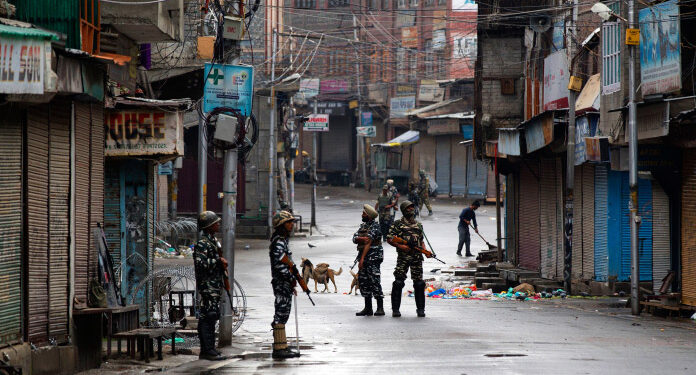 بھارتی شہریوں کو  کشمیریوں کو زمین خریدنے کی اجازت