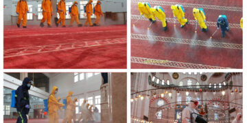 غزہ کی مساجد میں نماز جمعہ سے قبل انسداد کورونا اسپرے