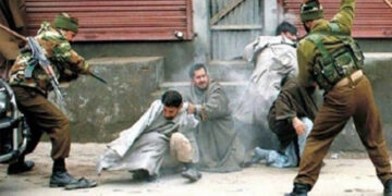 بھارتی بربریت: مقبوضہ کشمیر میں 2کشمیری نوجوان بدترین تشدد کا نشانہ بنائےگئے