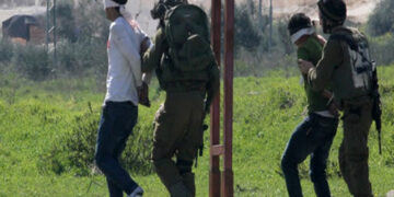 صیہونی فوج نے دو فلسطینی نوجوانوں کو گھروں سے اغوا کرلیا