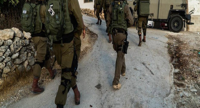 قابض فوج نے الخلیل میں 2 بھائیوں کو حراست میں لے لیا