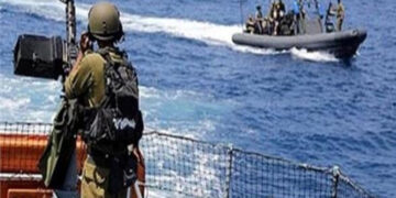 صیہونی فوج کی فلسطینی ماہی گیروں پر فائرنگ، دو زخمی