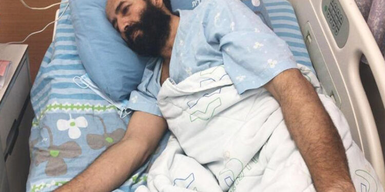 صیہونی زندان میں فلسطینی اسیر کی بھوک ہڑتال 99ویں روز میں داخل