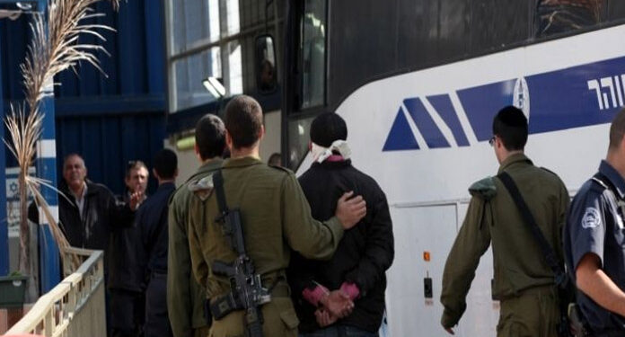 صیہونی عدالت سے زیر حراست فلسطینیوں کو قید کی سزائیں