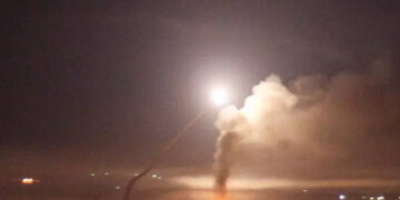 غزہ میں صہیونی فوج کا راکٹوں سے حملہ