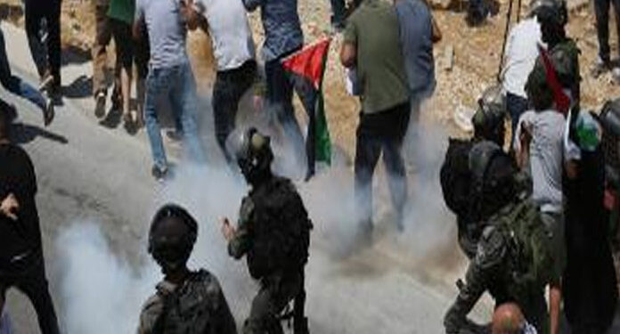 الخلیل میں صہیو نی فوجیوں کی فائرنگ سے فلسطینی بچہ زخمی