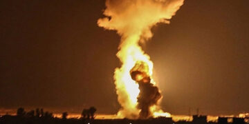 صہیونی فضائیہ کی غزہ میں شدید بمباری  