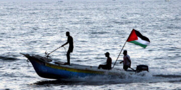  صہیونی فوج کی فلسطینی ماہی گیروں پر فائرنگ، متعدد زیر حراست