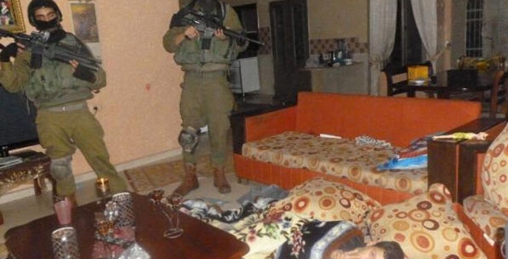 فلسطینی گھروں، تجارتی مراکز میں صہیونی فوج کی لوٹ مار