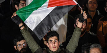 فلسطینیوں کے ہاتھوں صہیونی فوجی گاڑی تباہ