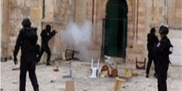 صہیونی آباد کاروں کا المغربی گیٹ سے مسجد اقصی پر دھاوا