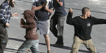 مسلح صیہونی آبادکاروں کے فلسطینیوں پر حملے