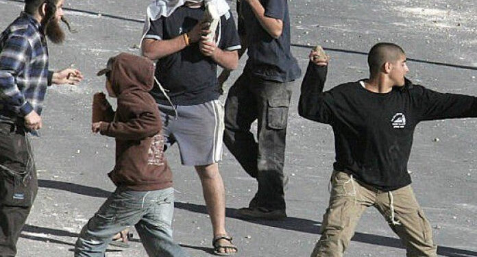 مسلح صیہونی آبادکاروں کے فلسطینیوں پر حملے