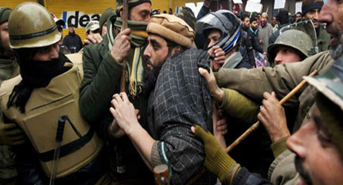 بھارتی فوجیوں نے ترال میں تین کشمیری نوجوانوں کو شہید کردیا