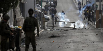 صہیونی فوجی محاصرہ: فلسطینی نوجوانوں اور فوج کےمابین پر تشدد جھڑپیں