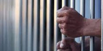 قابض فوج کا بے گناہ فلسطینی پر بدترین تشدد