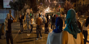 قابض فوج  کا بے گناہ فلسطینی پر تشدد اور گرفتاری