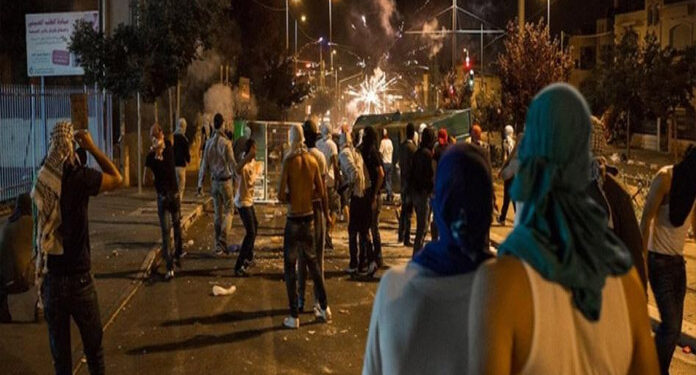 قابض فوج  کا بے گناہ فلسطینی پر تشدد اور گرفتاری