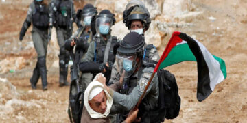 فلسطینیوں کی ریلی پر قابض فوج کا تشدد