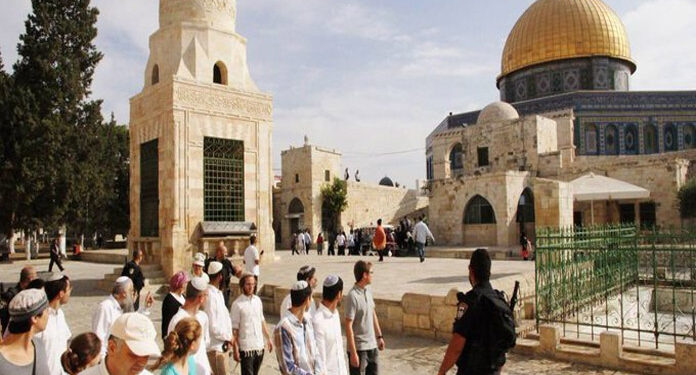 مذہبی جنونی آبادکاروں کے ہاتھوں مسجد اقصی کی بے حرمتی