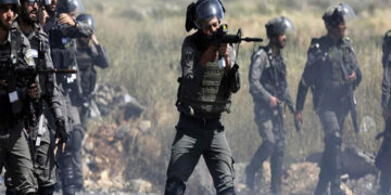 صہیونی فوجی محاصرہ: قابض فوج اور فلسطینی نوجوانوں کے درمیان جھڑپیں