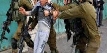 Israeli-army-arrested-Palestinian
