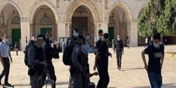 Zionist-settlers-Al-Aqsa-Mosque-