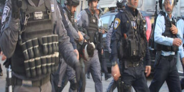 Zionist-army-arrest-Palestinian-Al-Aqsa-Mosque