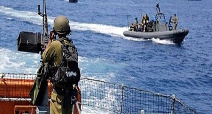 Israeli-navy-targeted-Palestinian-fishing-boats-sailing-Gaza-city