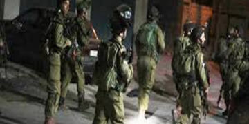 مقبوضہ فلسطین: صہیونی فوج کی گھر گھر چھاپہ مار کارروائیاں اور وحشیانہ تشدد