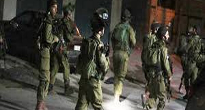 مقبوضہ فلسطین: صہیونی فوج کی گھر گھر چھاپہ مار کارروائیاں اور وحشیانہ تشدد