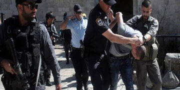 صیہونی فوج کا فلسطینی نوجوانوں پر بہیمانہ تشدداور گرفتاریاں