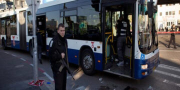 صہیونی آباد کاروں کے حملے میں فلسطینی خاتون زخمی