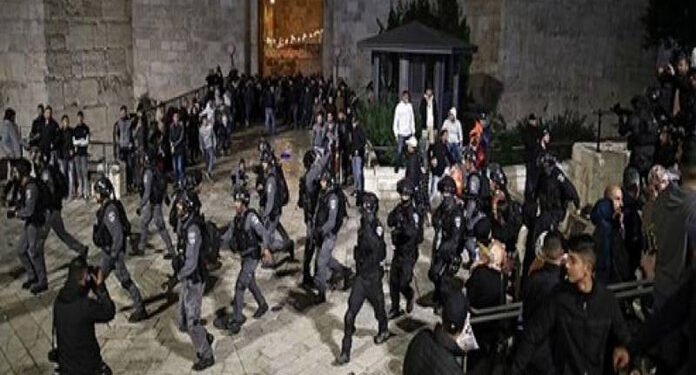 صہیونی فوج کا باب العامود میں فلسطینی اجتماع پر دھاوا